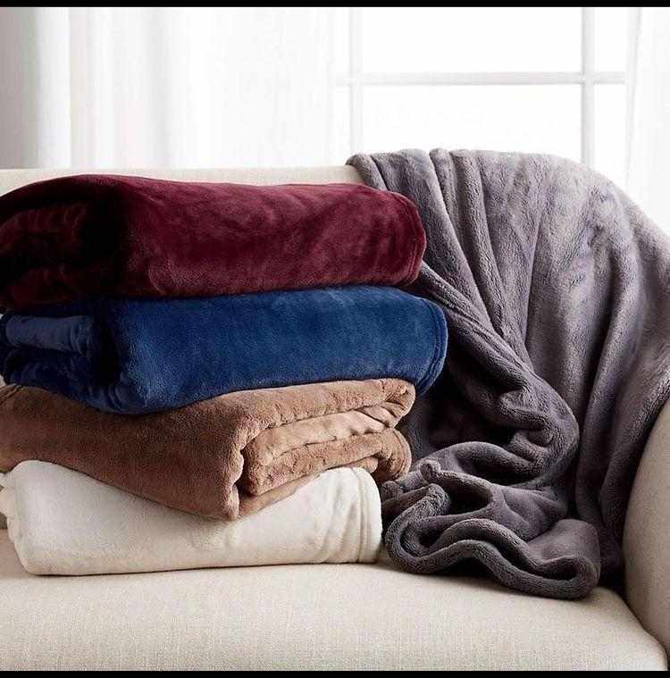 Comfortable Woolen Soft Blanket - Multicolour