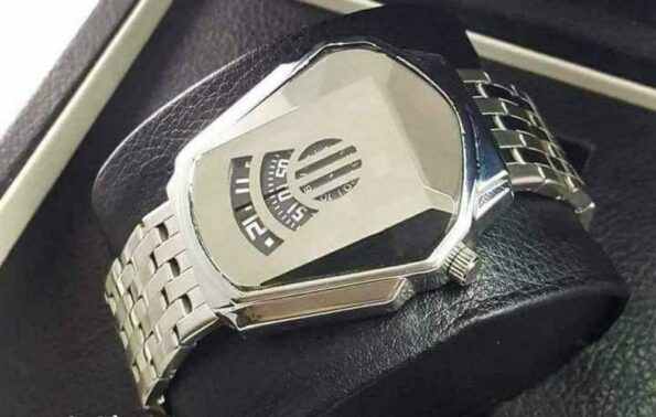 LOCOMOTIVE WATCH UNIQUE DESIGN PURE STAINLESS SOLID GLASS