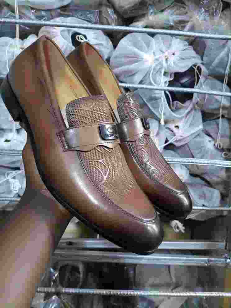 Generic Men’s Designer Shoes – Dark Brown	